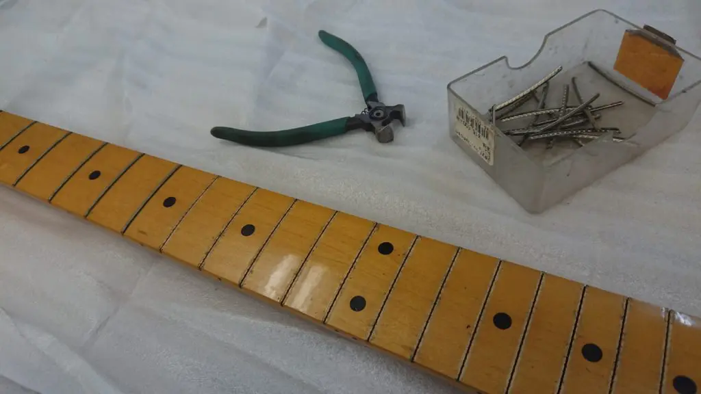 F/J ST57 スキャロップ加工 | Guitar works Roost