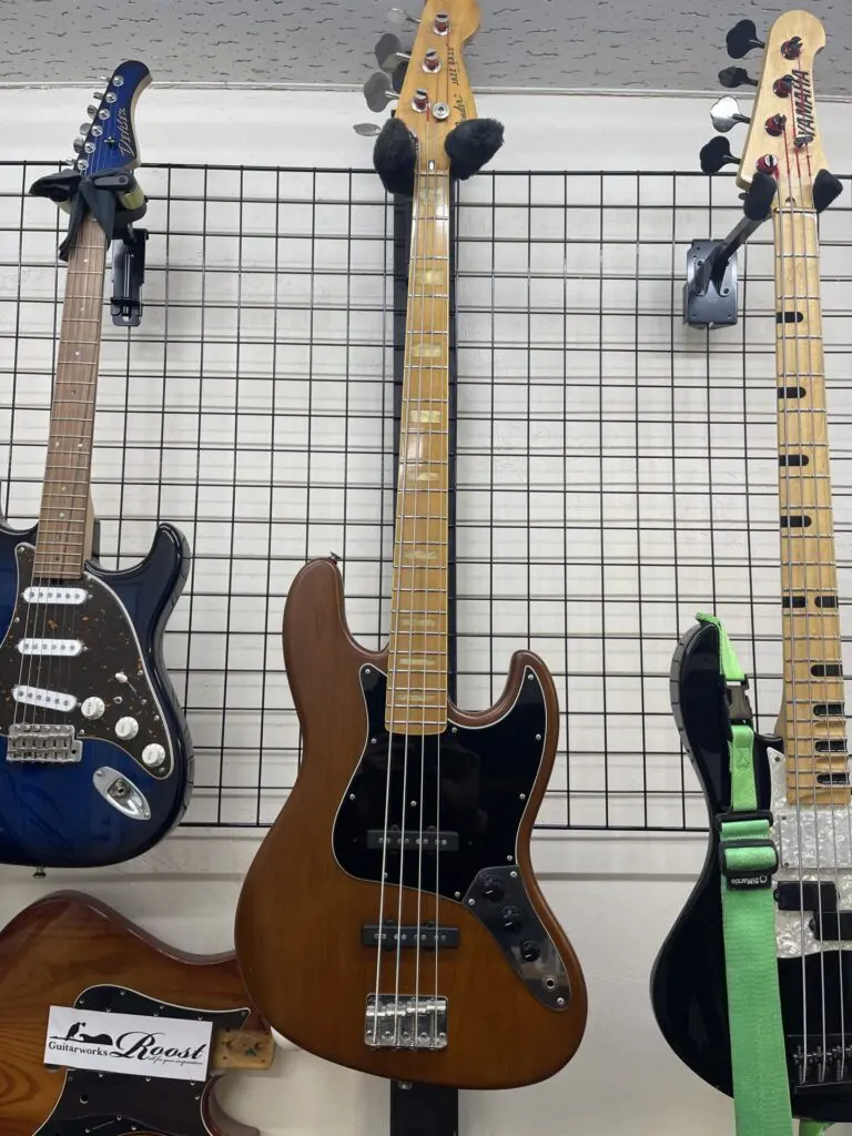 ラッカー塗装Fender '70s JAZZ Bass FJJB75 - 楽器/器材