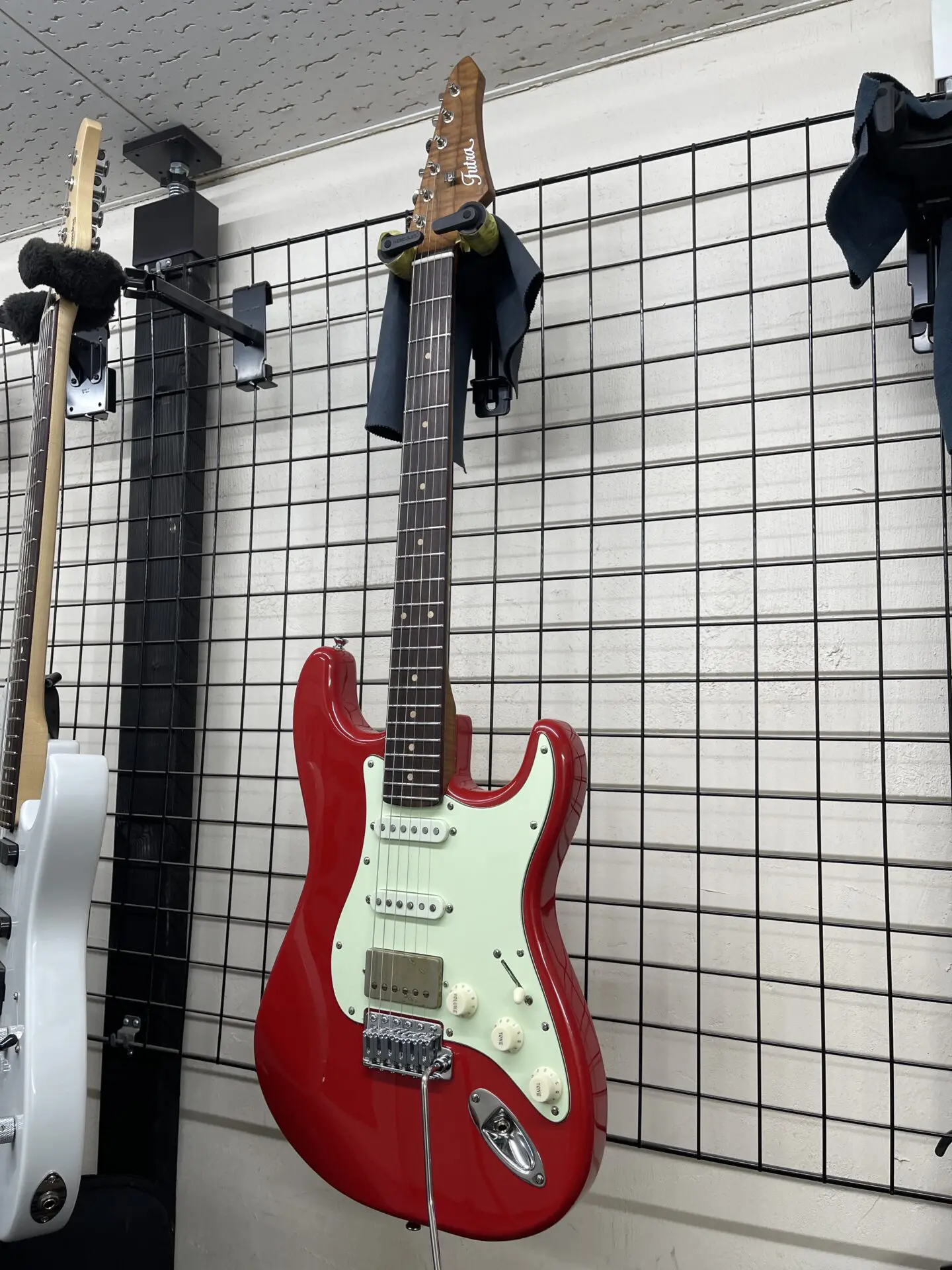 Futura STtype フレット擦り合わせ | Guitar works Roost
